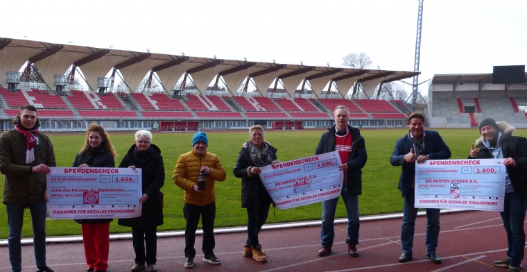 Spendenübergabe Steigerwaldstadion