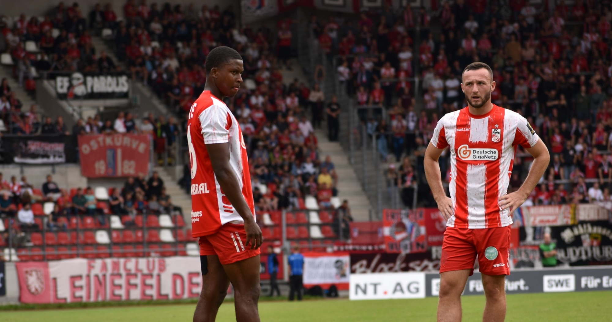 Sidny Lopes Cabral und Artur Mergel gegen FSV Zwickau Freistoß 27.08.23